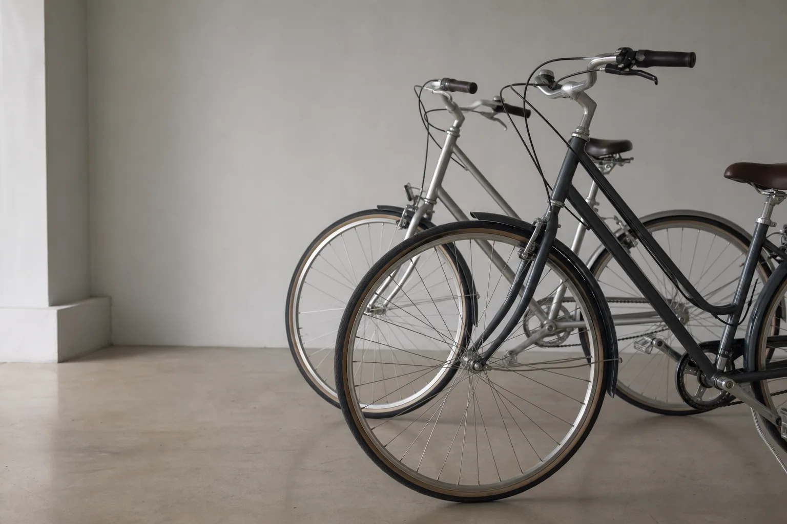 Step-through, mixte or diamond frame? What each one gives up when you load it